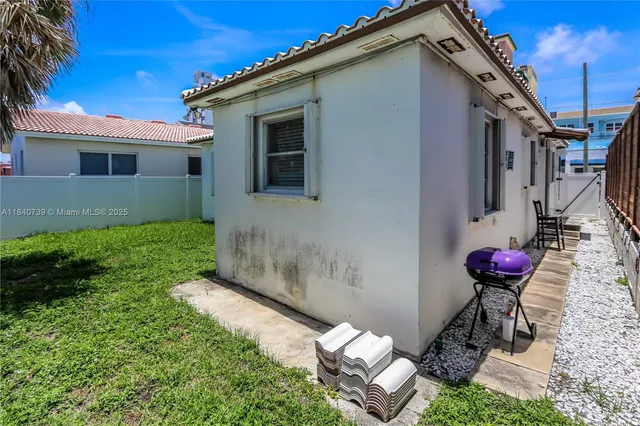 $3,999 | 326 Van Buren Street, Unit 326, Hollywood, FL 33019