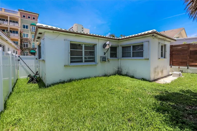 $3,999 | 326 Van Buren Street, Unit 326, Hollywood, FL 33019