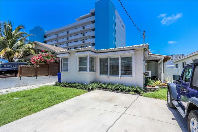 $3,999 | 326 Van Buren Street, Unit 326, Hollywood, FL 33019