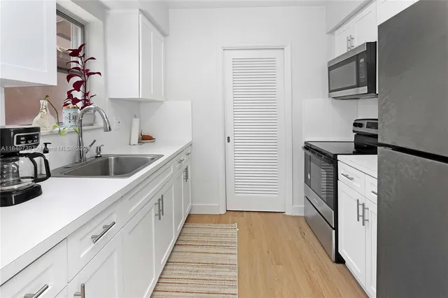 $3,999 | 326 Van Buren Street, Unit 326, Hollywood, FL 33019