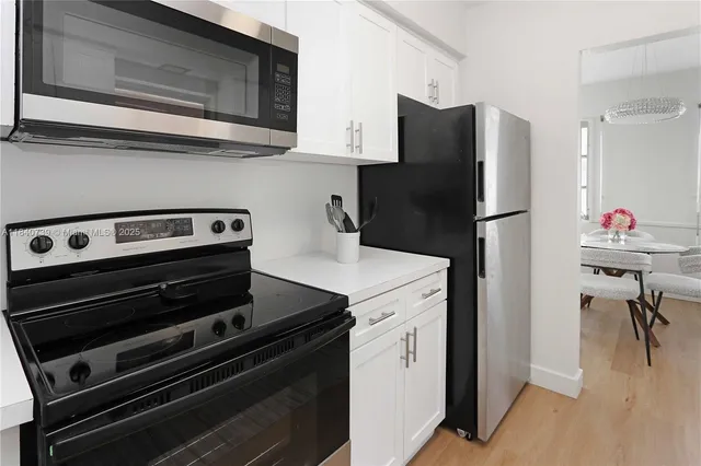 $3,999 | 326 Van Buren Street, Unit 326, Hollywood, FL 33019