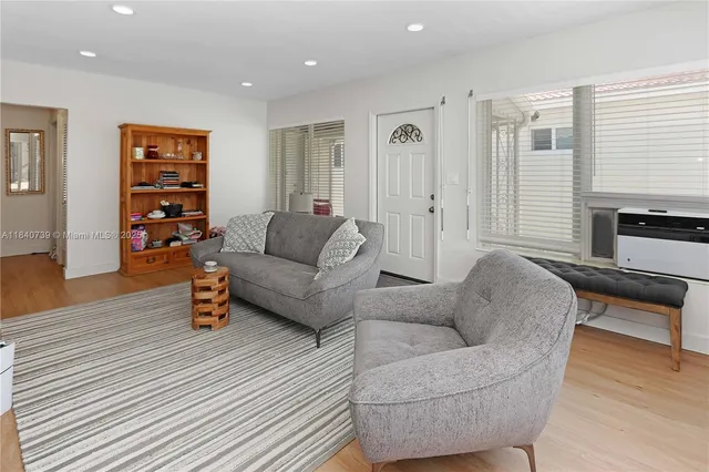 $3,999 | 326 Van Buren Street, Unit 326, Hollywood, FL 33019