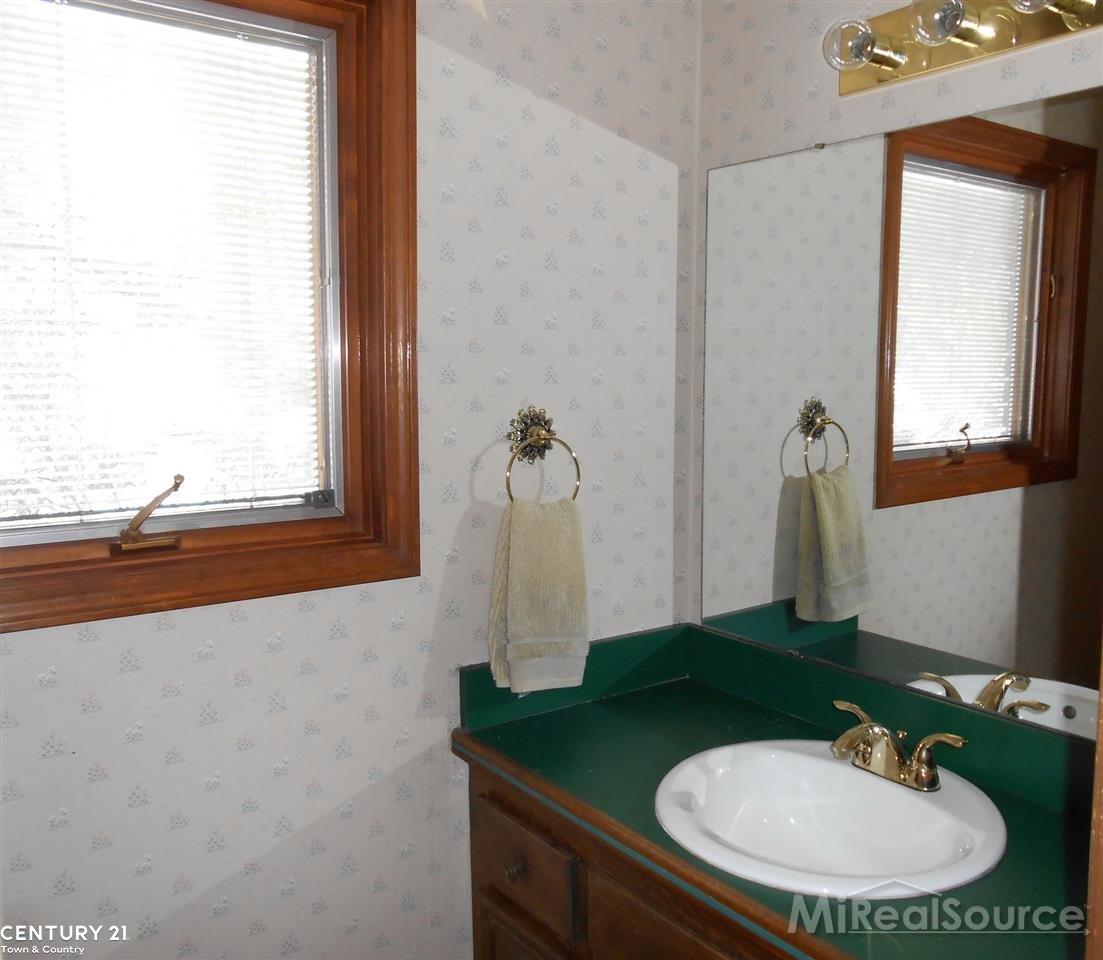 2408 Chalet Drive Rochester Hills, MI 48309 - Photo 41 of 49