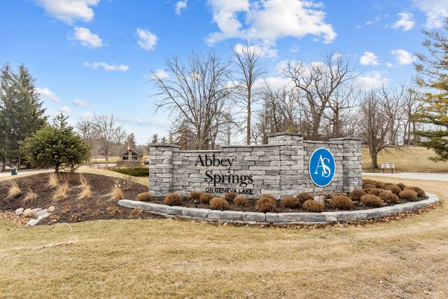 $683,350 | 926 Duck Pond Road, Fontana, WI 53125