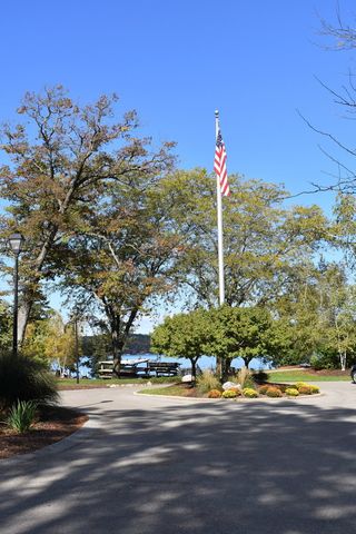 $683,350 | 926 Duck Pond Road, Fontana, WI 53125