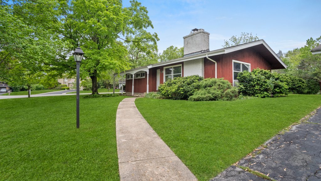 2803 Perry Road Flossmoor, IL 60422 - Photo 1 of 31 front view of a house with a yard