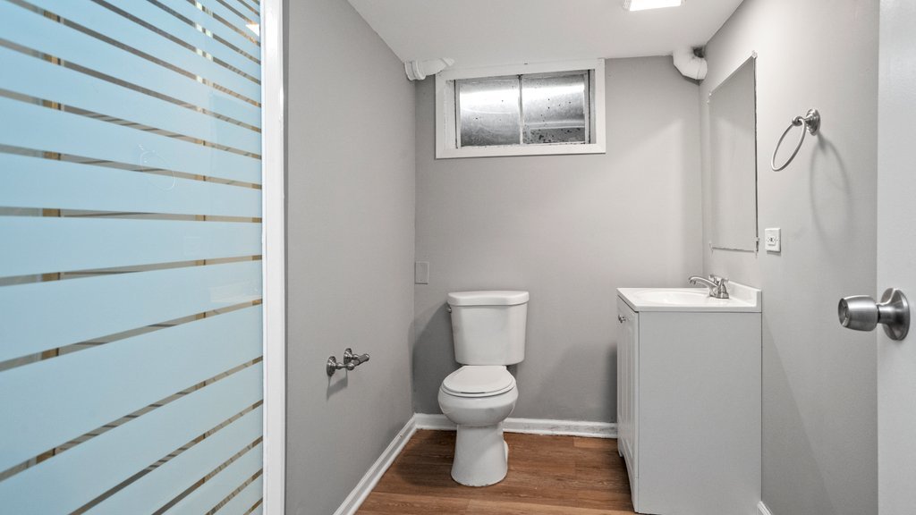 2803 Perry Road Flossmoor, IL 60422 - Photo 26 of 31 a bathroom with a toilet and a shower