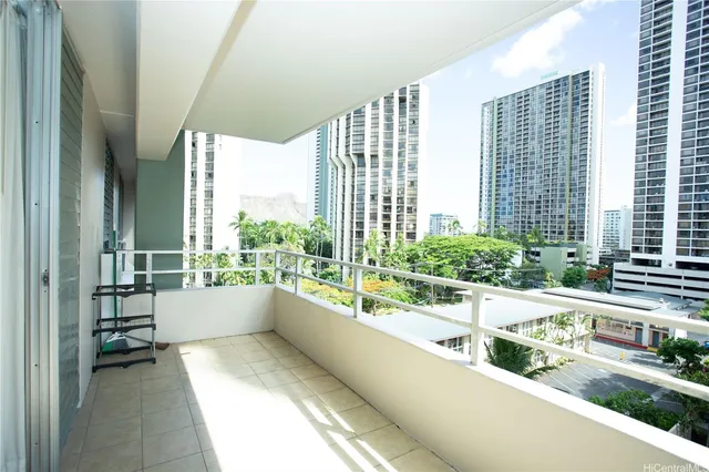 $3,100 | 2533 Ala Wai Boulevard, Unit 702, Honolulu, HI 96815