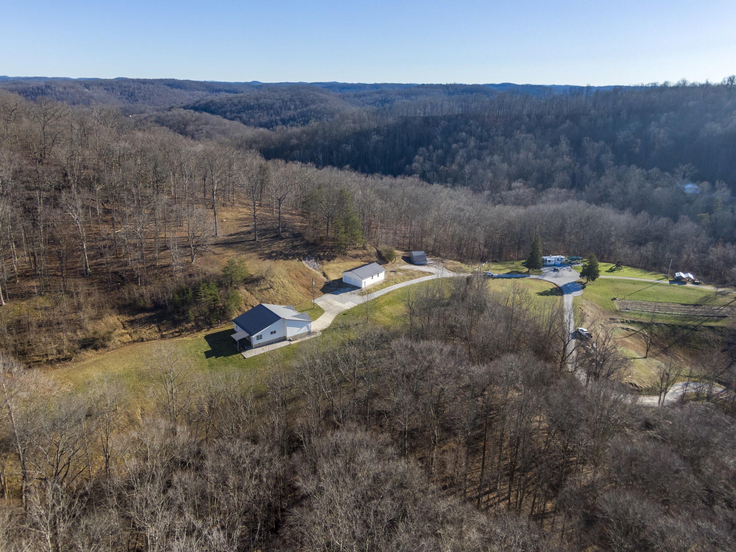 95 Pearl Road Alum Creek, WV 25003 - Photo 26 of 35