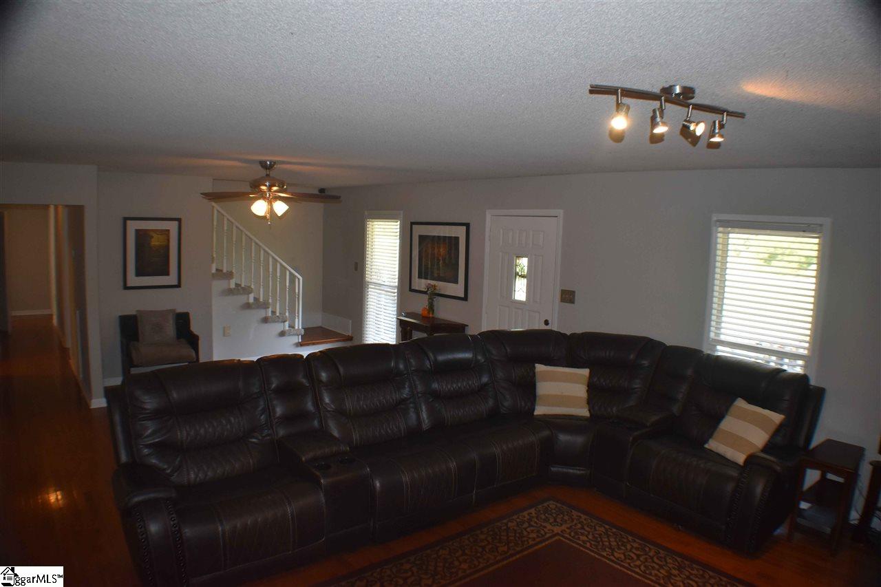 568 Metric Road Laurens, SC 29360 - Photo 8 of 23 Gallery Image 8