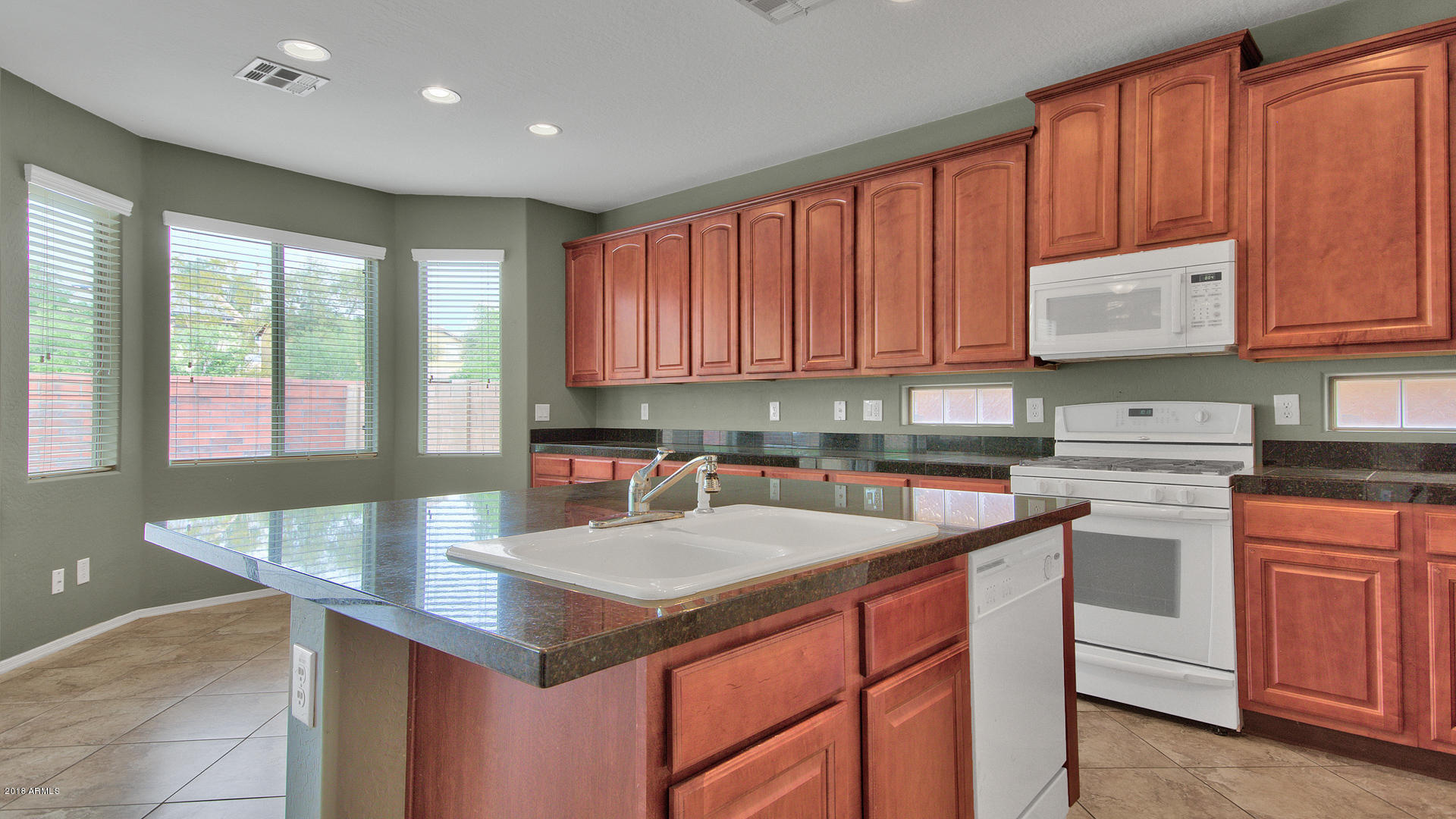 3764 East Sexton Street Gilbert, AZ 85295 - Photo 6 of 28 11