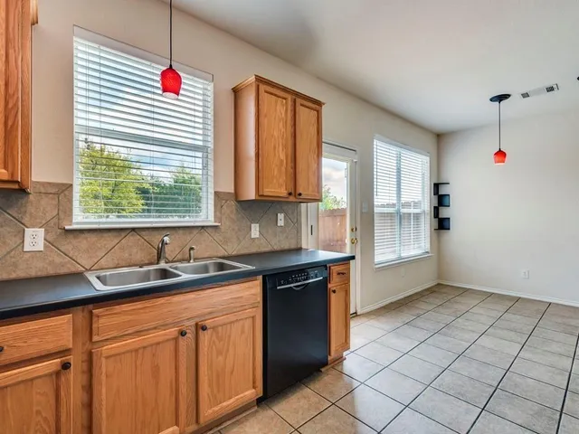 $1,950 | 6 Verde Ranch Loop, Leander, TX 78641