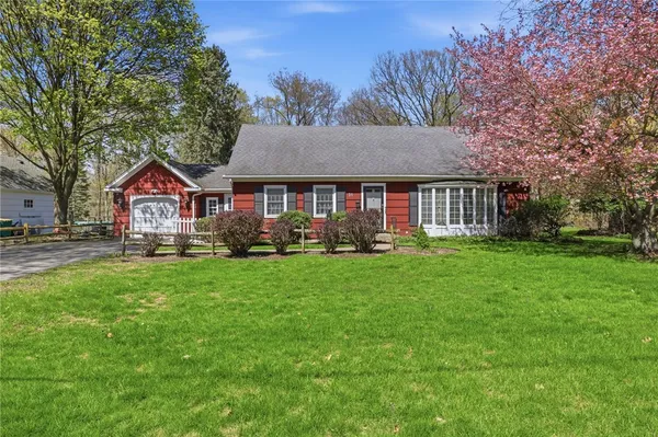$299,900 | 31 Cobbles Drive, Penfield, NY 14526