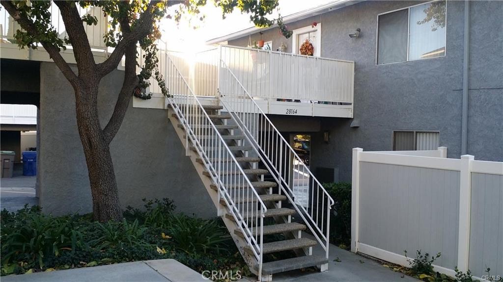 28164 Robin Avenue Saugus, CA 91350 - Photo 6 of 9