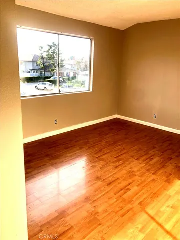 $2,400 | 28164 Robin Avenue, Saugus, CA 91350