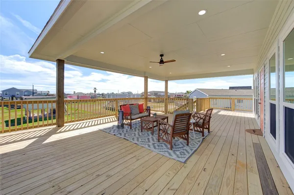 $427,000 | 1014 Treaty Drive, Surfside Beach, TX 77541