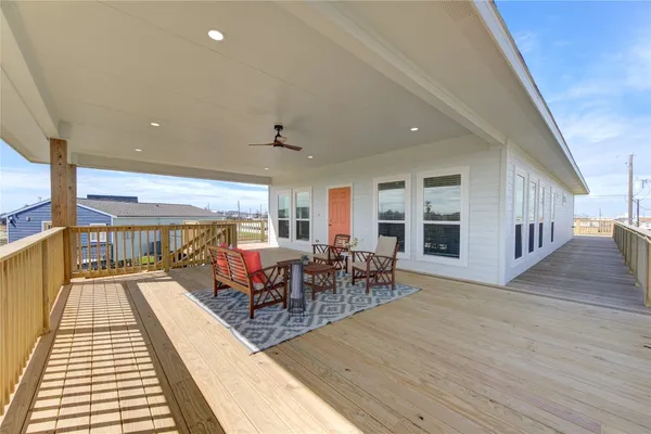 $427,000 | 1014 Treaty Drive, Surfside Beach, TX 77541