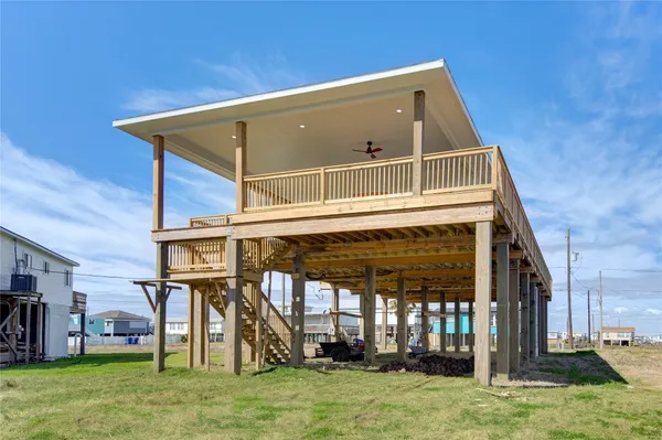 $427,000 | 1014 Treaty Drive, Surfside Beach, TX 77541