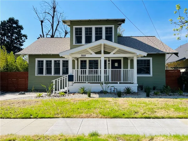 $3,450 | 3225 Locust Street, Riverside, CA 92501