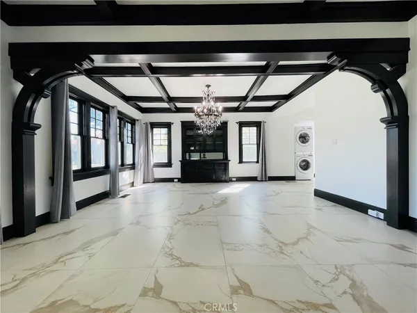 $3,450 | 3225 Locust Street, Riverside, CA 92501