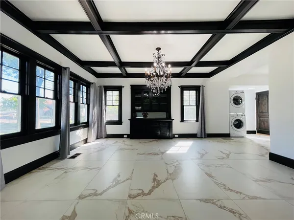 $3,450 | 3225 Locust Street, Riverside, CA 92501