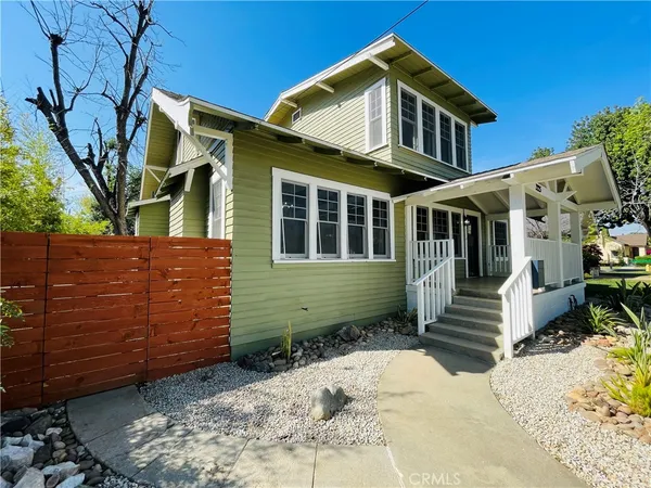 $3,450 | 3225 Locust Street, Riverside, CA 92501