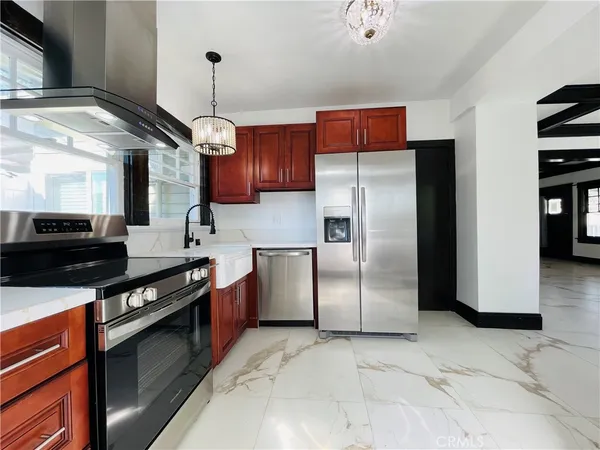 $3,450 | 3225 Locust Street, Riverside, CA 92501