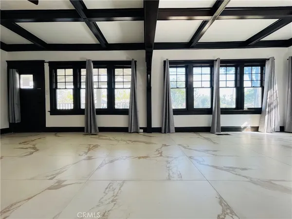 $3,450 | 3225 Locust Street, Riverside, CA 92501