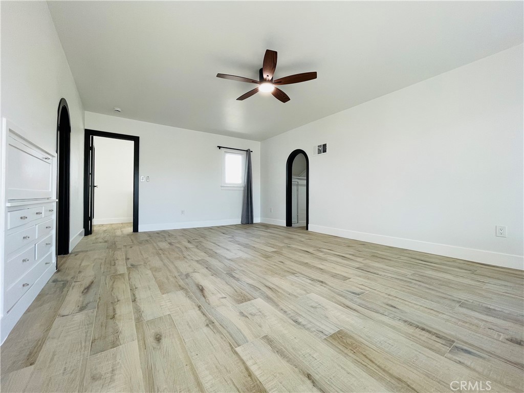 3225 Locust Street Riverside, CA 92501 - Photo 39 of 63 a view of empty room with ceiling fan