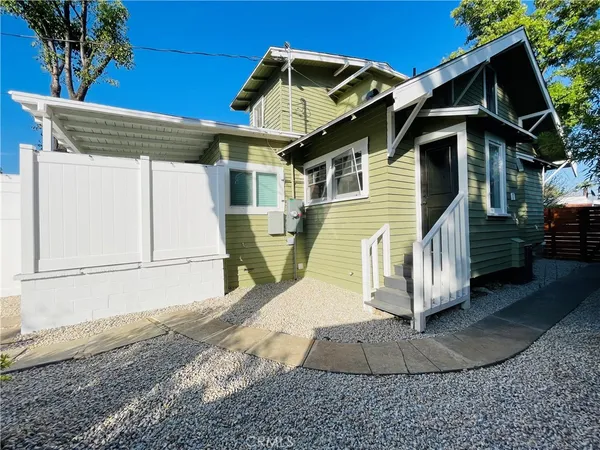 $3,450 | 3225 Locust Street, Riverside, CA 92501