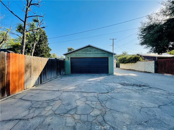 $3,450 | 3225 Locust Street, Riverside, CA 92501