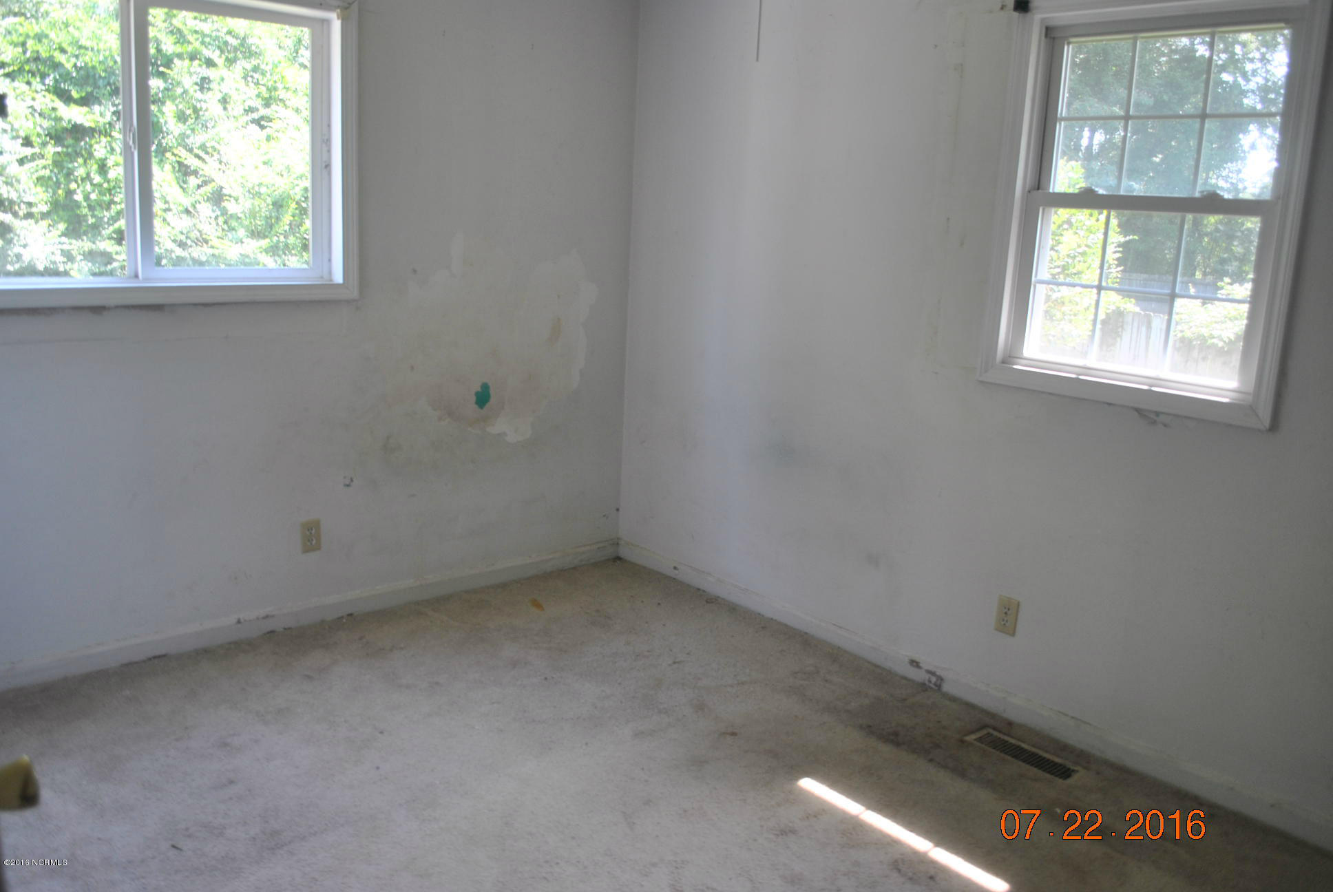 708 Country Club Road Jacksonville, NC 28546 - Photo 3 of 8 DSC_0761
