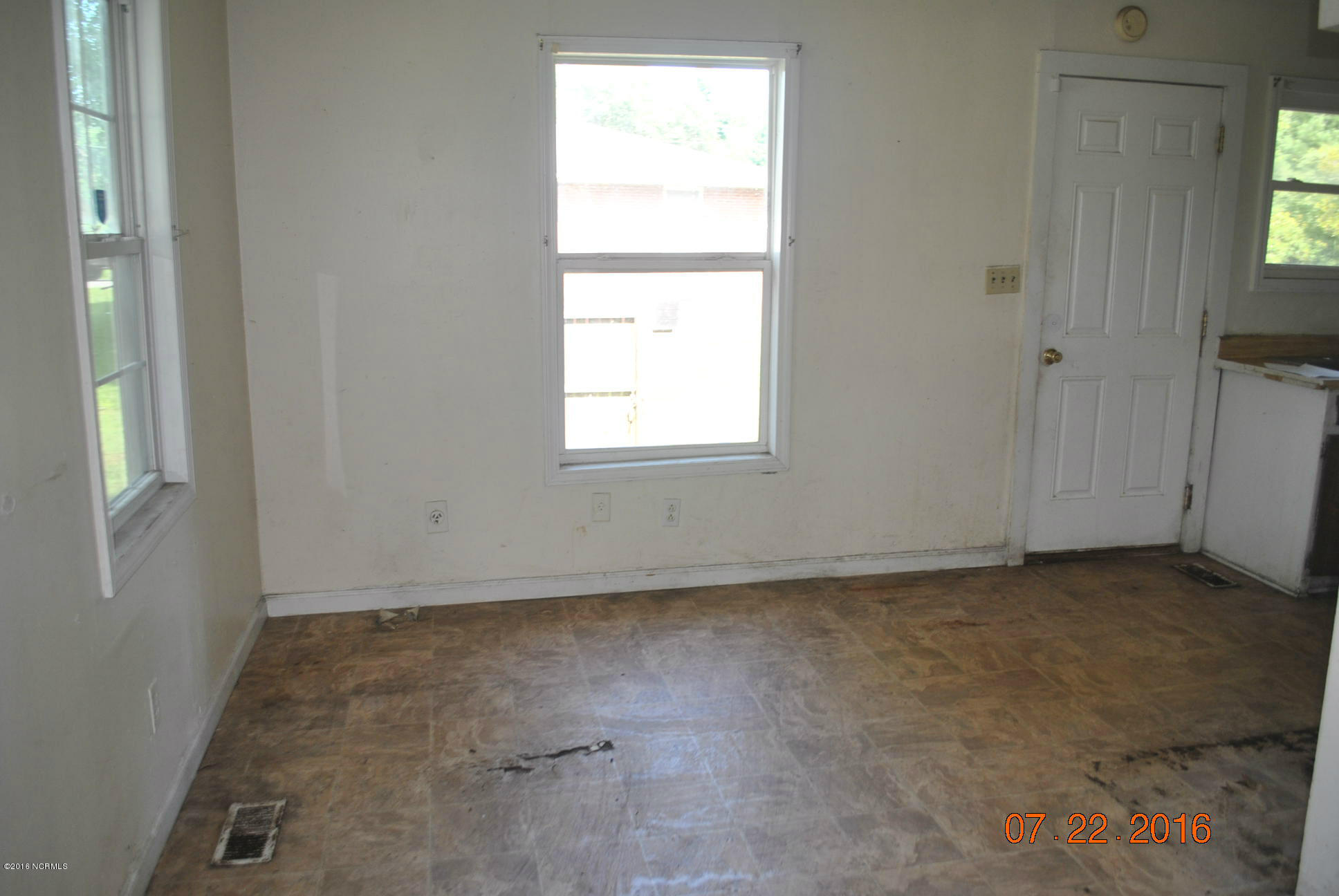 708 Country Club Road Jacksonville, NC 28546 - Photo 7 of 8 DSC_0757