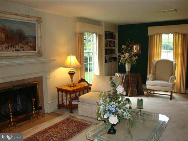 1617 Mitchell Road Harrisburg, PA 17110 - Photo 5 of 21 Gallery Image 5