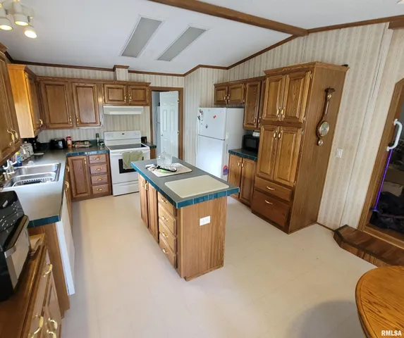 $149,900 | 3614 South Hotze Road, Salem, IL 62881