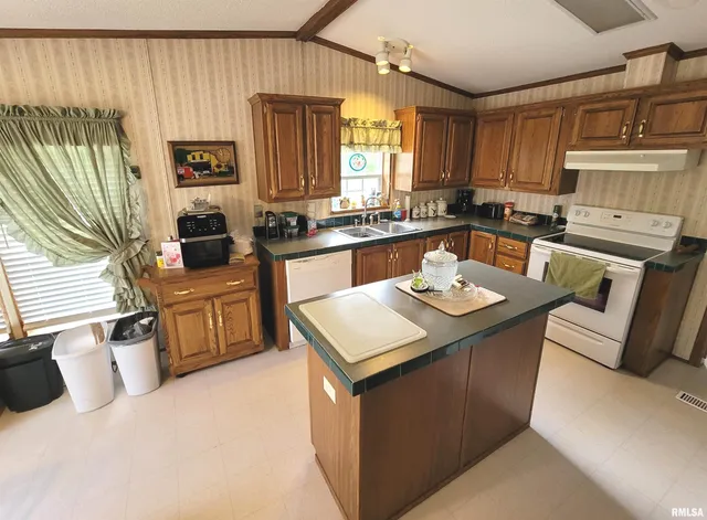 $149,900 | 3614 South Hotze Road, Salem, IL 62881