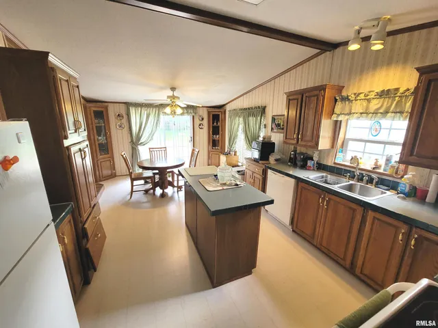 $149,900 | 3614 South Hotze Road, Salem, IL 62881