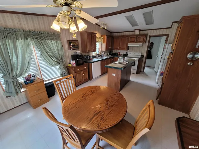 $149,900 | 3614 South Hotze Road, Salem, IL 62881