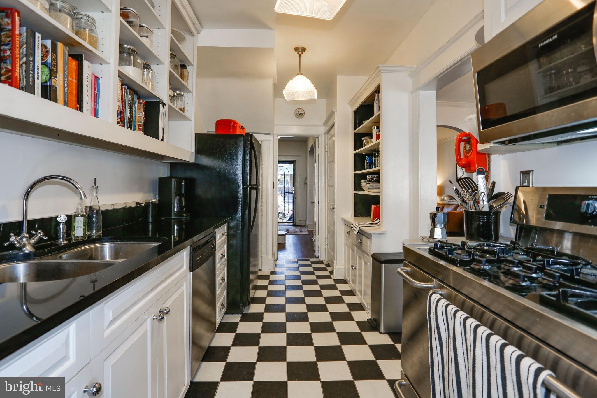 1517 Spring Place Northwest Washington, DC 20010 - Photo 6 of 30 Gallery Image 6