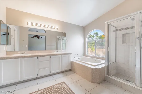 $3,300 | 9924 Barrier Reef Drive, Las Vegas, NV 89117