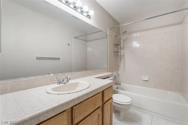 $3,300 | 9924 Barrier Reef Drive, Las Vegas, NV 89117