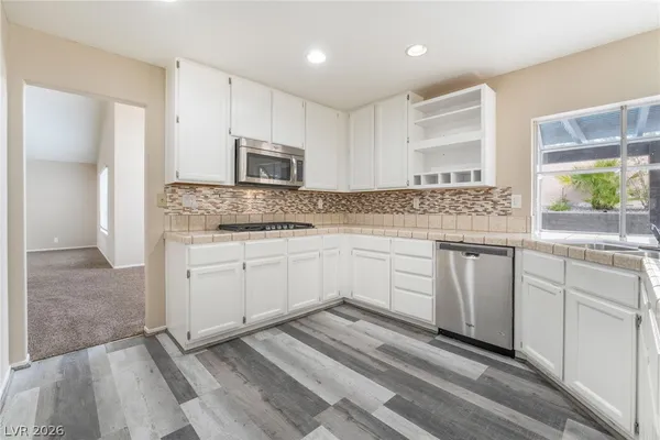 $3,300 | 9924 Barrier Reef Drive, Las Vegas, NV 89117