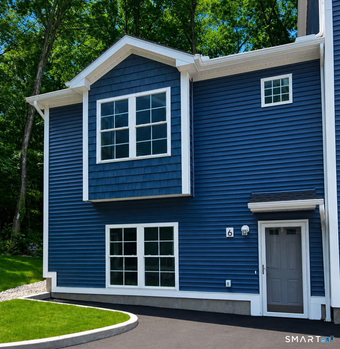 91 Taft Pointe, Unit 6 Waterbury, CT 06708 - Photo 1 of 11