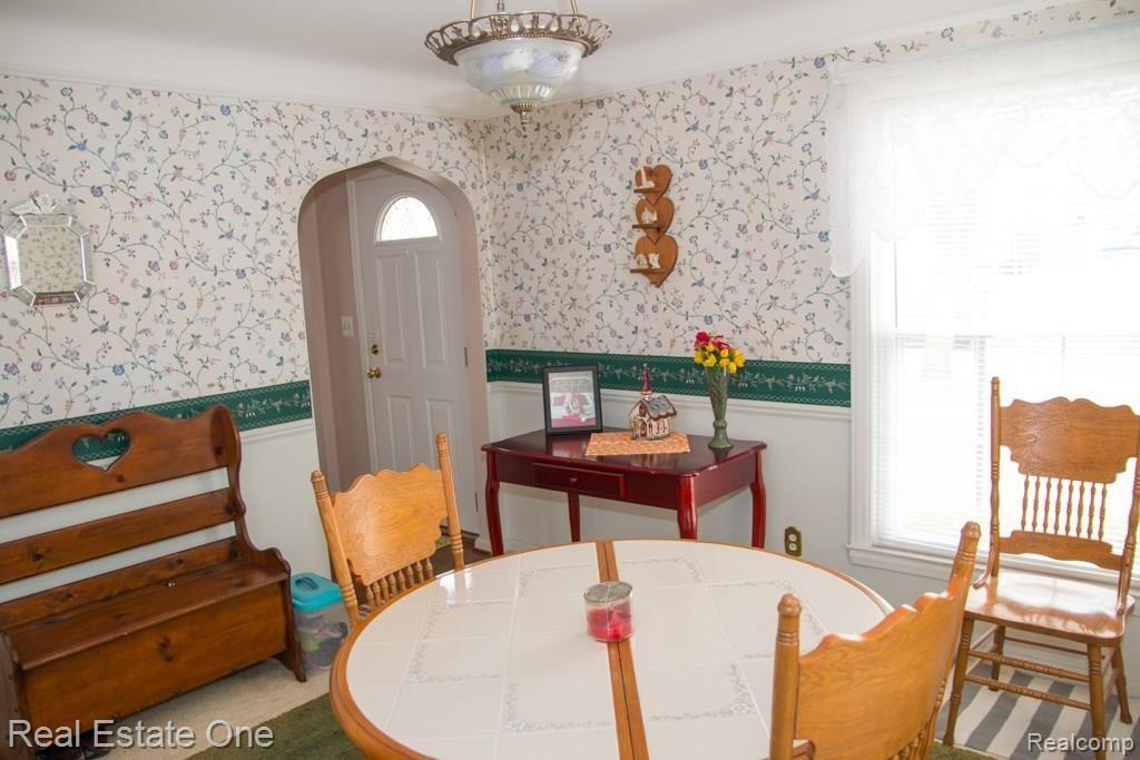 1342 Fairholme Road Grosse Pointe, MI 48236 - Photo 4 of 25 Dinning Room