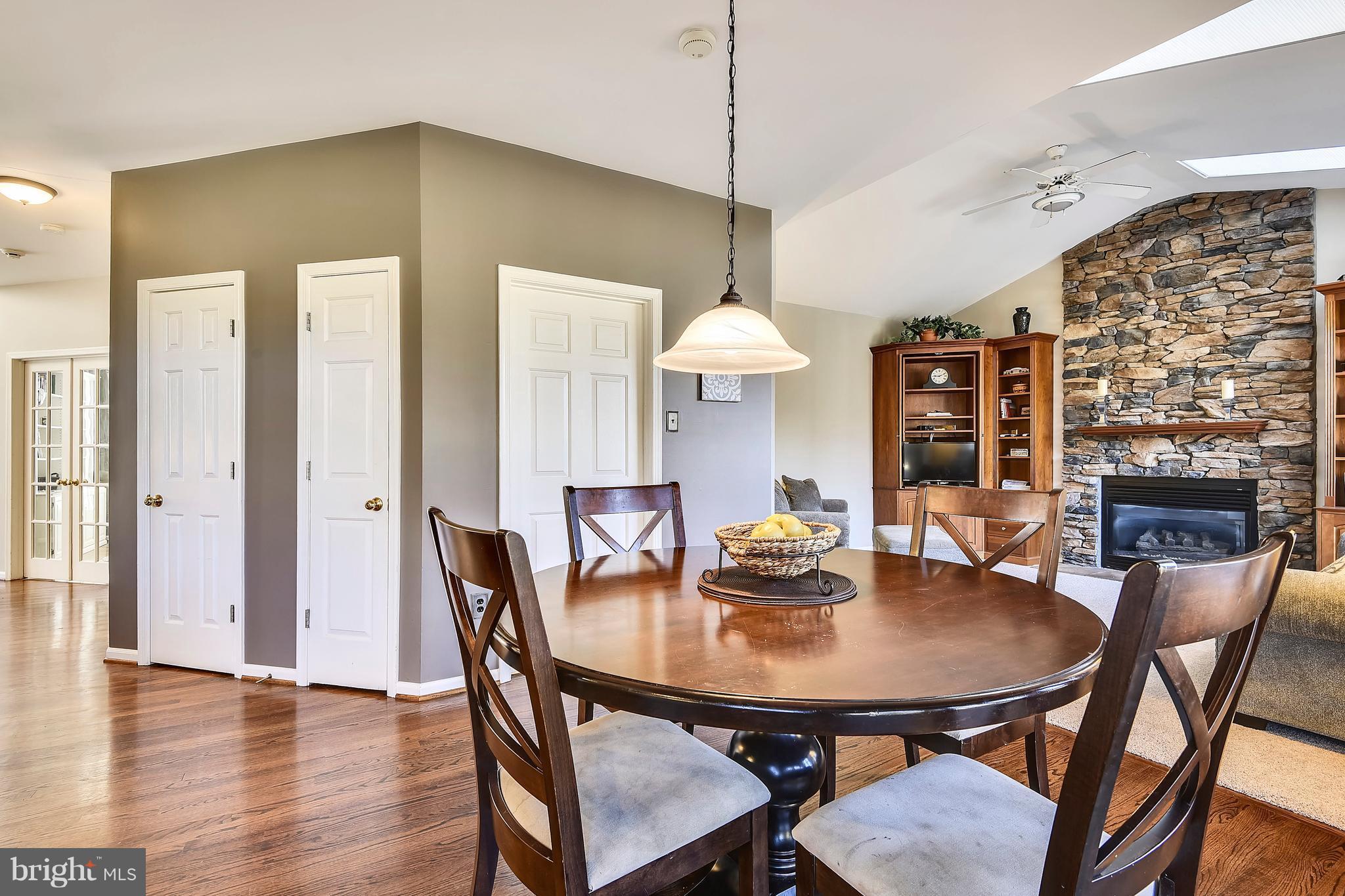 6 Ruffed Grouse Court Towson, MD 21286 - Photo 8 of 30 Kitchen view to Family Room