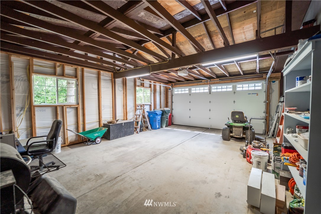 289 Antrim Road Winlock, WA 98596 - Photo 29 of 30 a view of a room with gym equipment