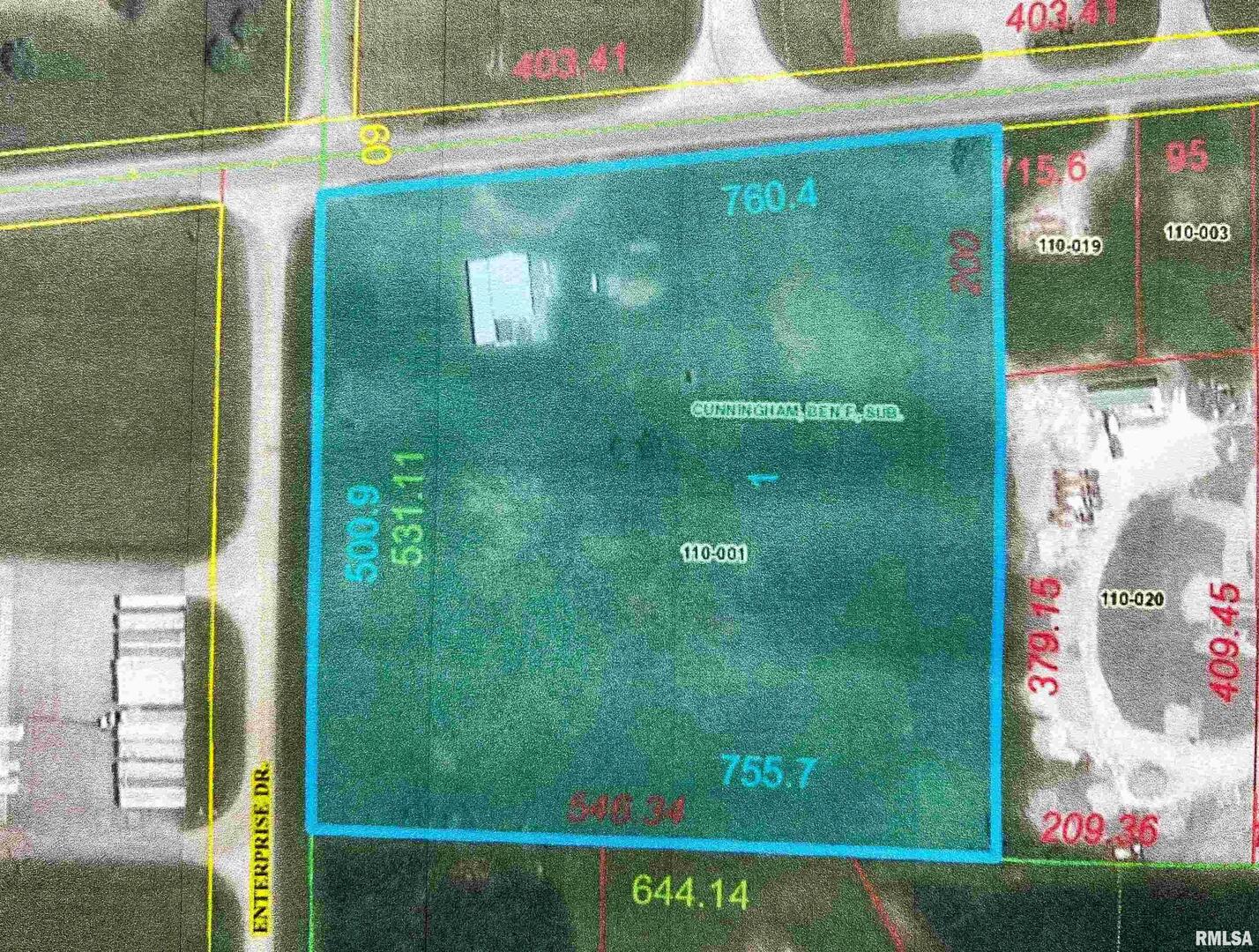 11044 Old Highway 50 Flora, IL 62839 - Photo 3 of 17 a bathroom with a shower