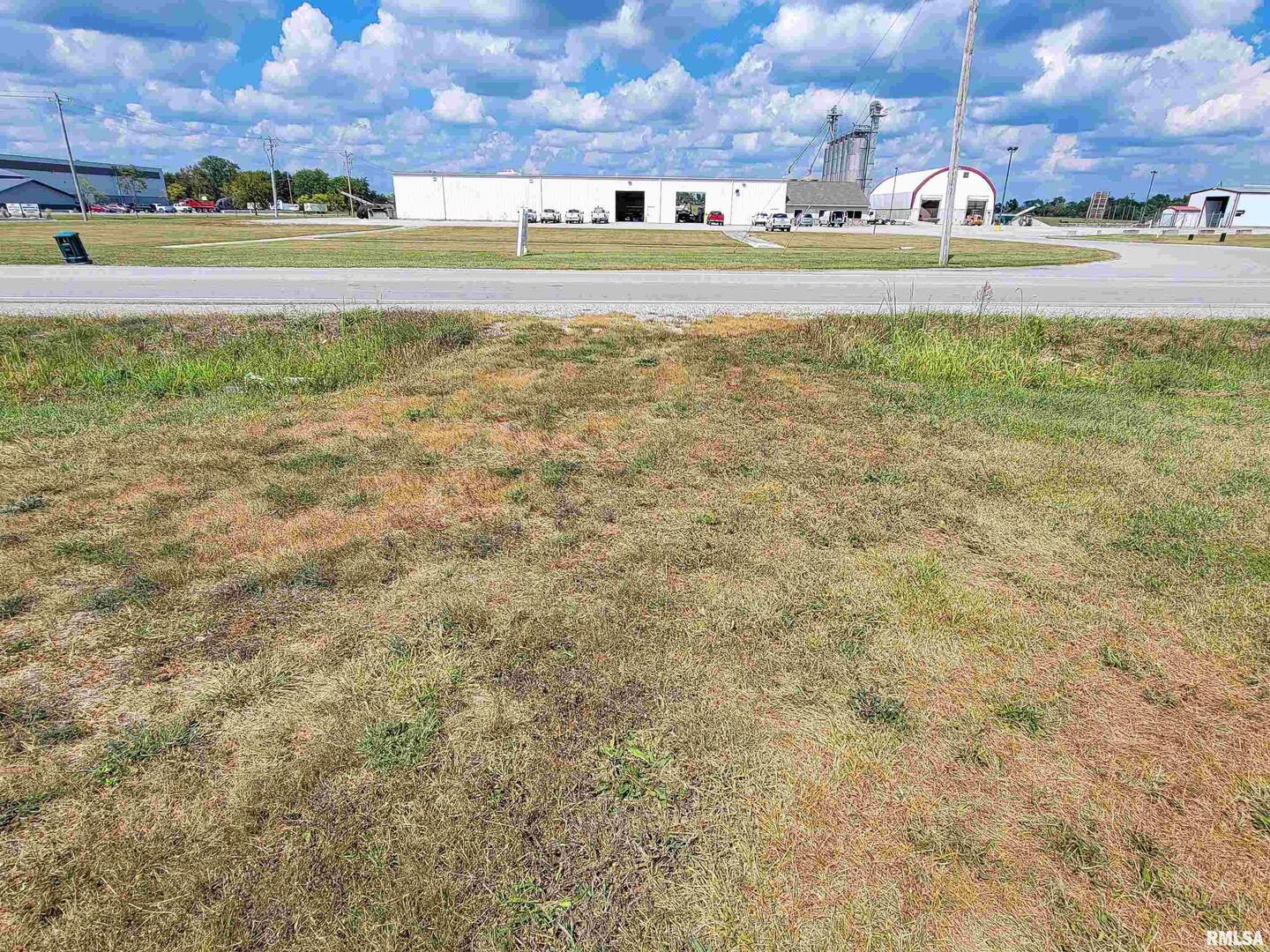 11044 Old Highway 50 Flora, IL 62839 - Photo 6 of 17 a view of an ocean and a building