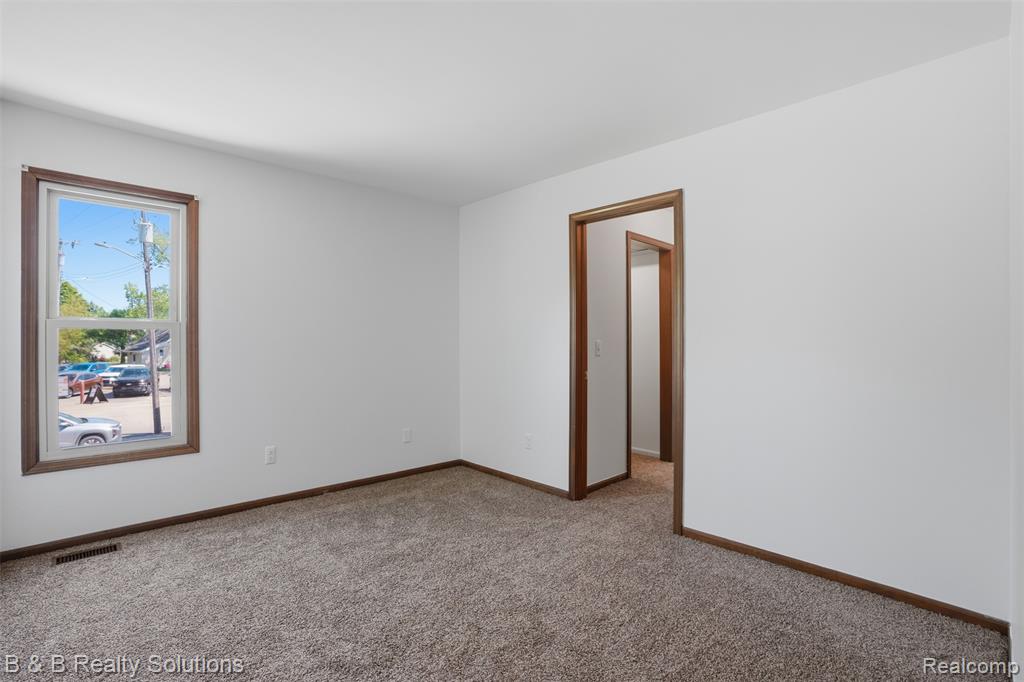 780 North Van Dyke Road, Unit APARTMENT #1 Almont, MI 48003 - Photo 23 of 28