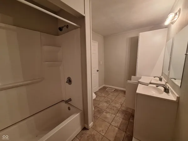 $94,900 | 928 South A Street, Elwood, IN 46036